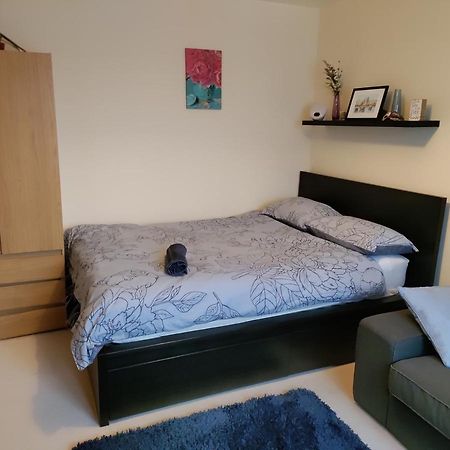 Double Room In A Top Floor Shared Apartment Northampton Buitenkant foto
