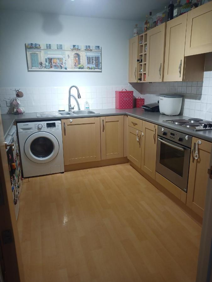 Double Room In A Top Floor Shared Apartment Northampton Buitenkant foto