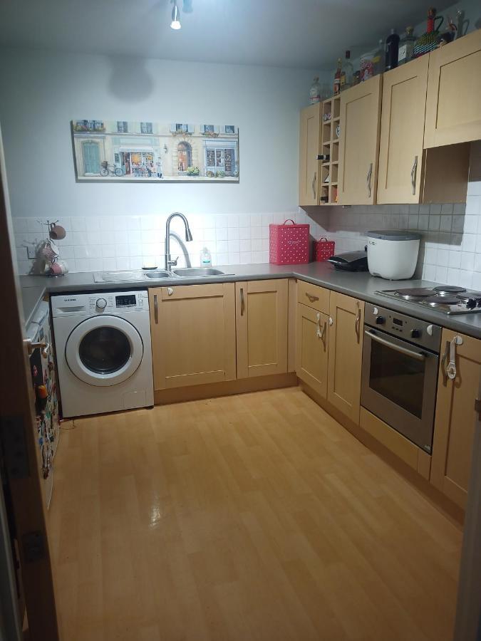Double Room In A Top Floor Shared Apartment Northampton Buitenkant foto
